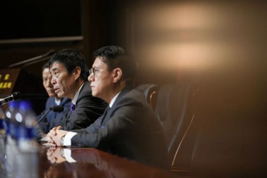 在接受米兰官方采访时，俱乐部主管蒙达卡表示米兰计划再引进2-3名球员，不过球队的基础已经搭建好。